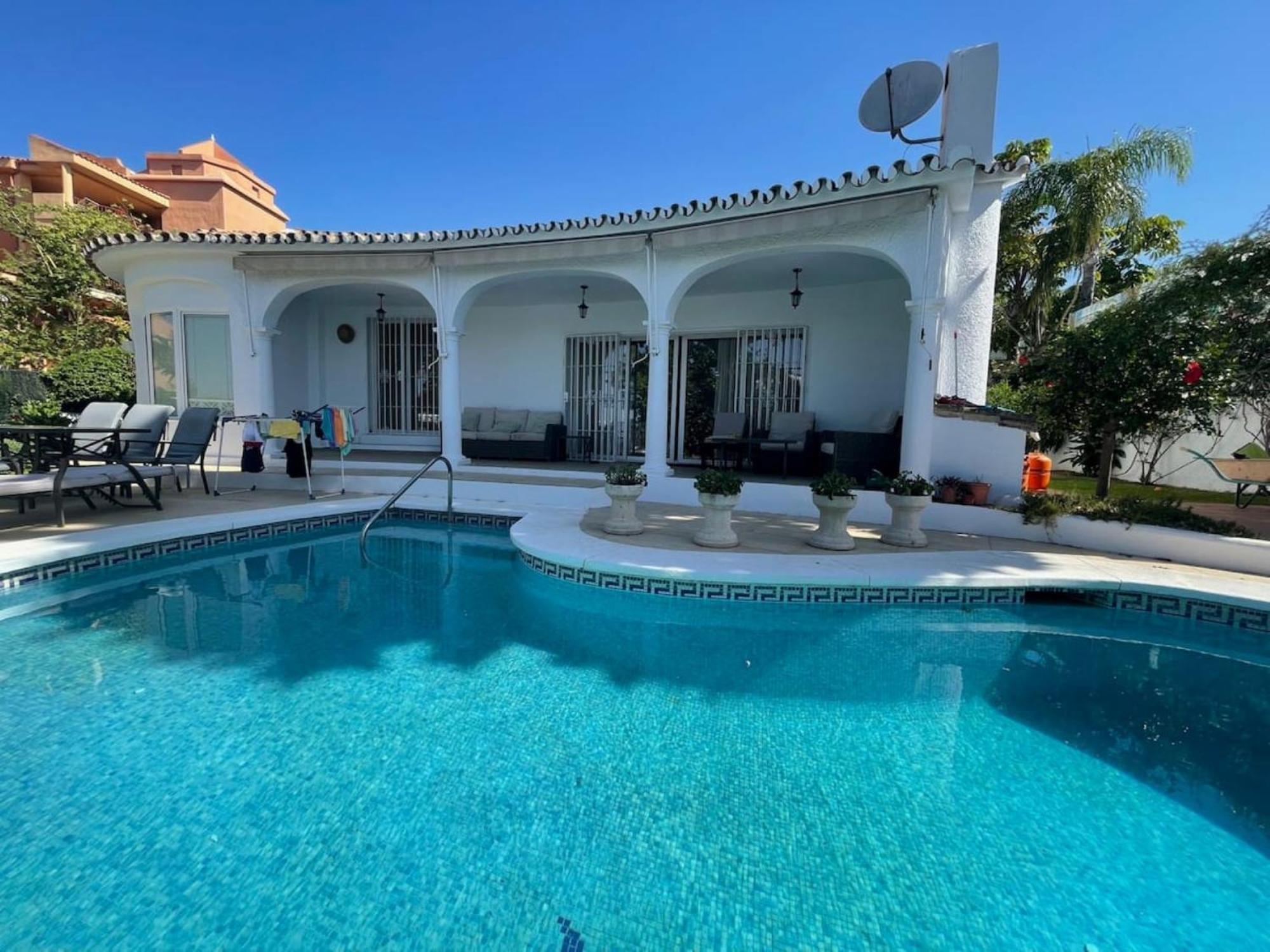 Villa Flores De Cabopino *